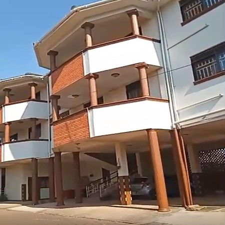 The Abode Apartments Lake View & Breakfast Suite Near Beach Entebbe Eksteriør bilde