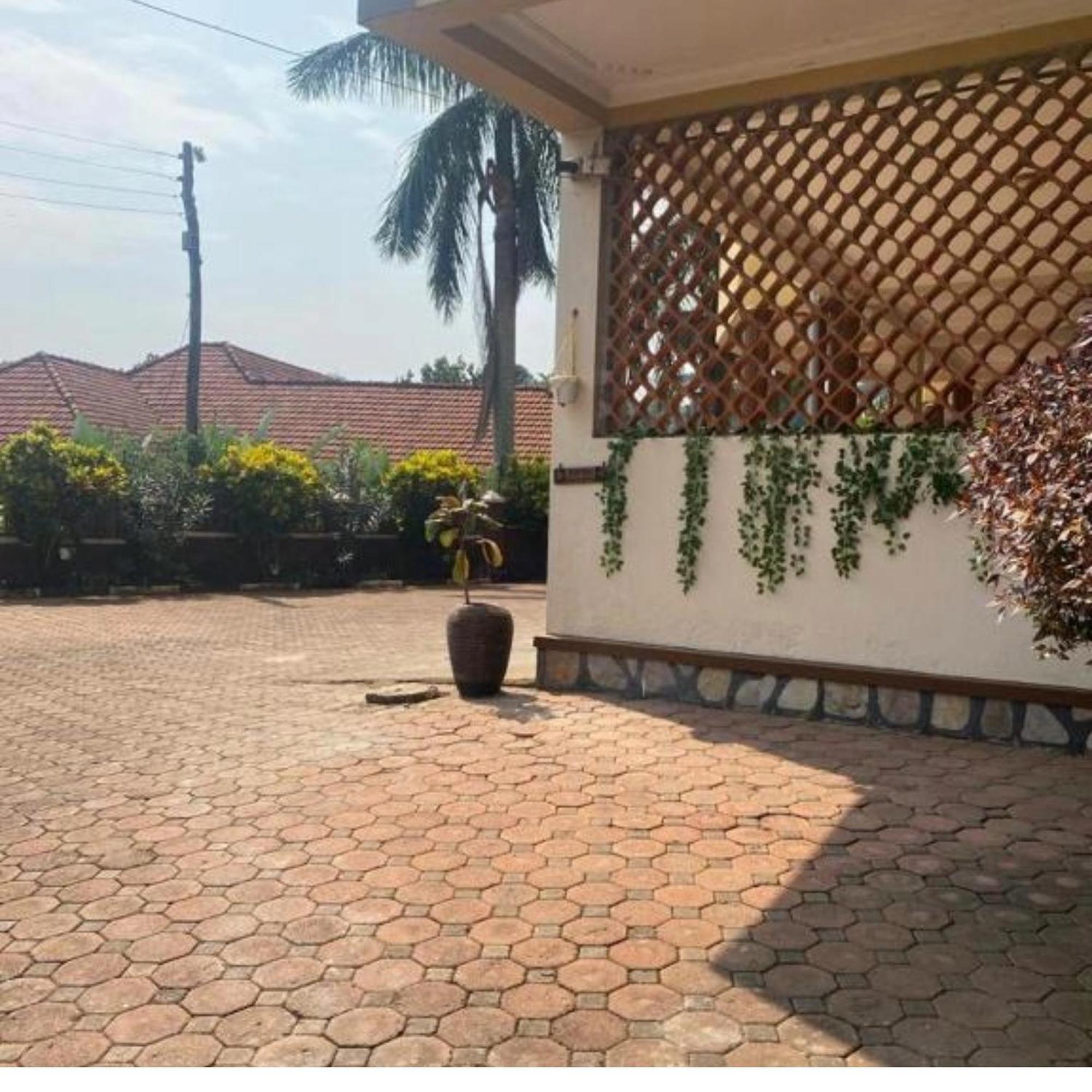 The Abode Apartments Lake View & Breakfast Suite Near Beach Entebbe Eksteriør bilde