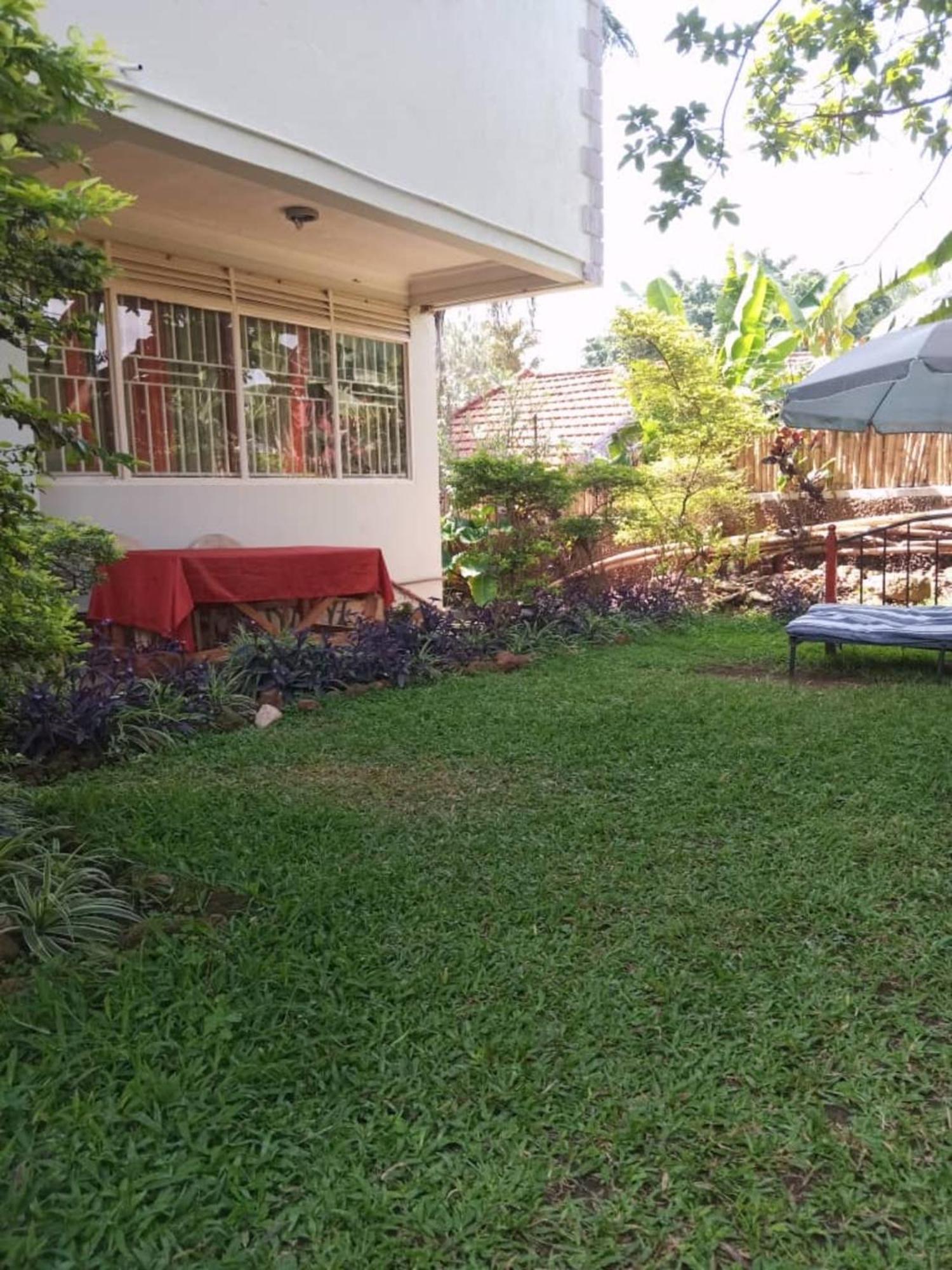 The Abode Apartments Lake View & Breakfast Suite Near Beach Entebbe Eksteriør bilde